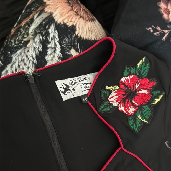 Hell Bunny Vixen Wiggle Dress - Picture 2 of 4